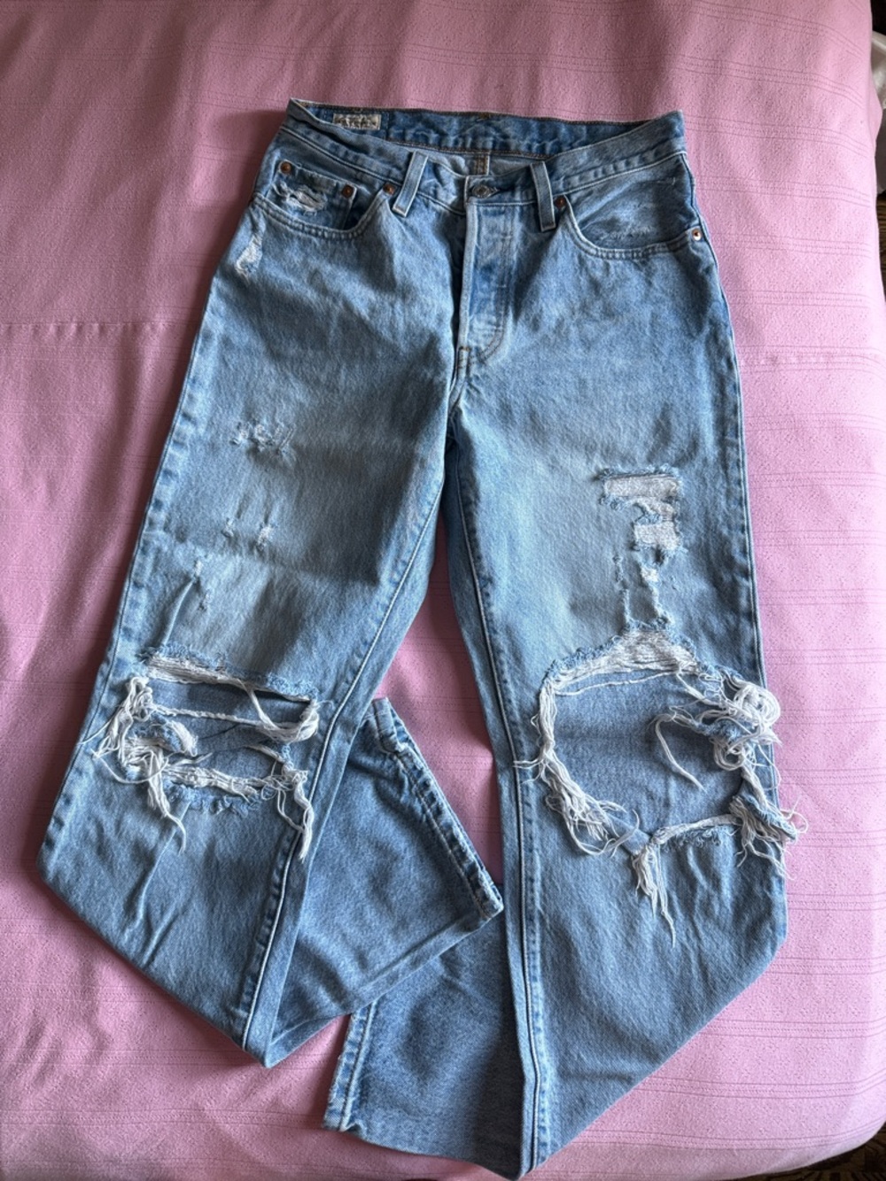 Light Blue Distressed Women's Jeans Levi’s 501